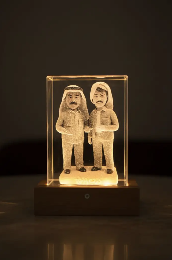 A custom-made crystal masterpiece featuring 3D figures. - Image 2