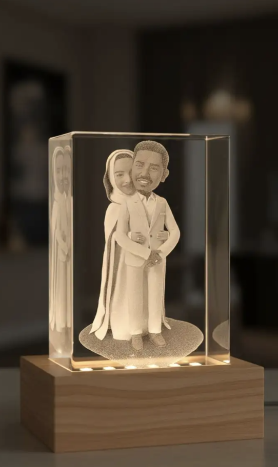A custom-made crystal masterpiece featuring 3D figures. - Image 3